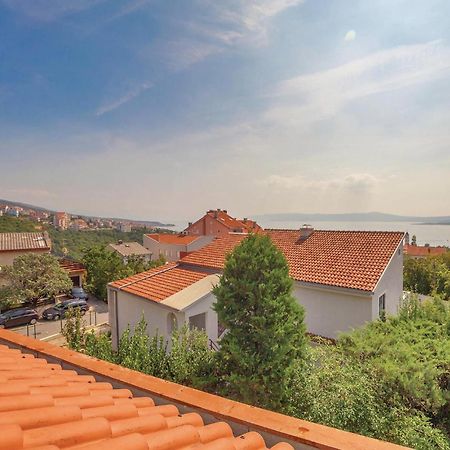 2 Bedroom Amazing Apartment In Crikvenica Luaran gambar