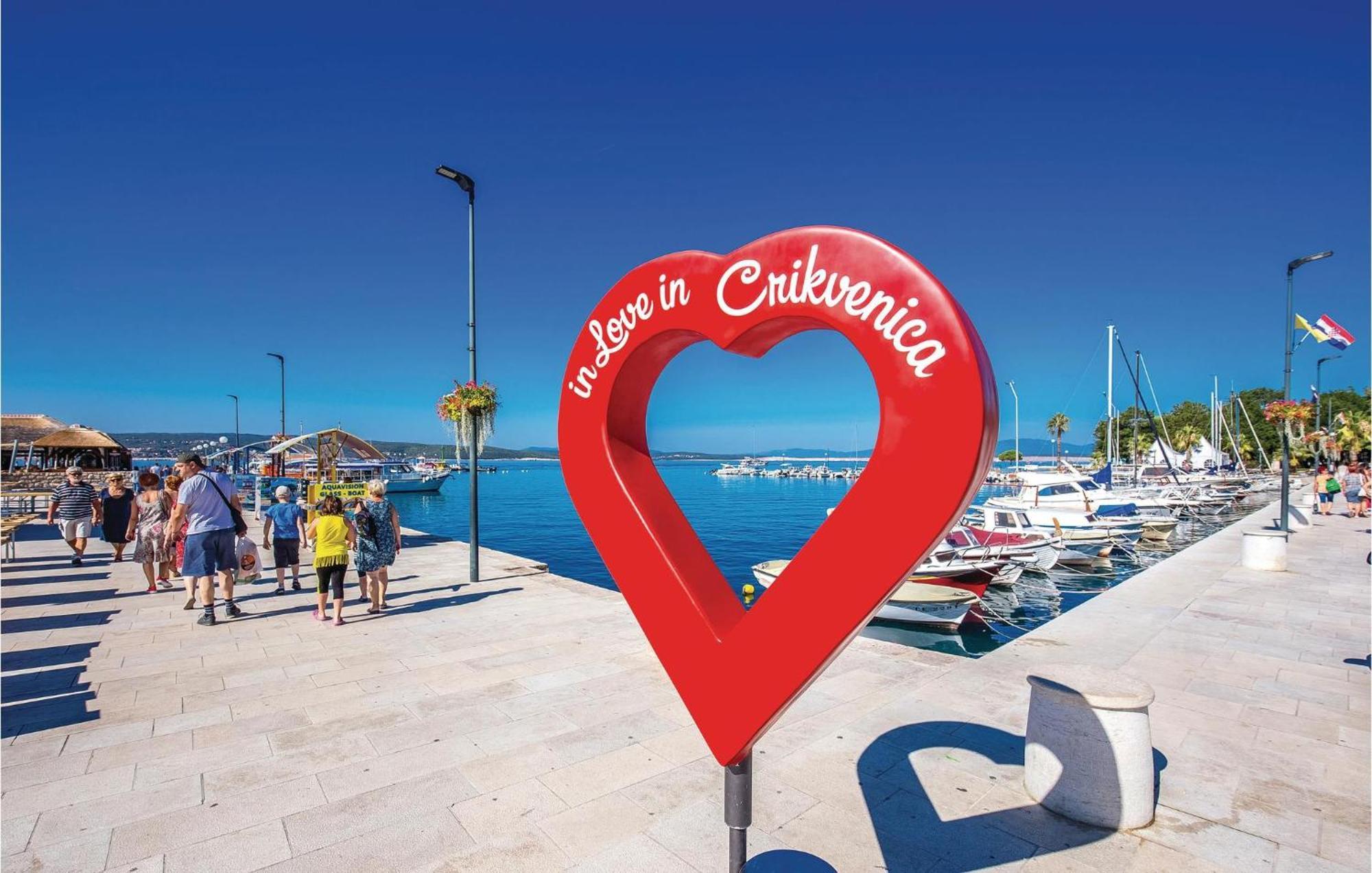 2 Bedroom Amazing Apartment In Crikvenica Luaran gambar